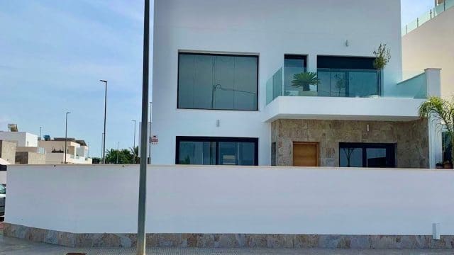 3 soveværelse Villa til salg i Daya Vieja med swimmingpool garage - € 399.000 (Ref: 9195319)