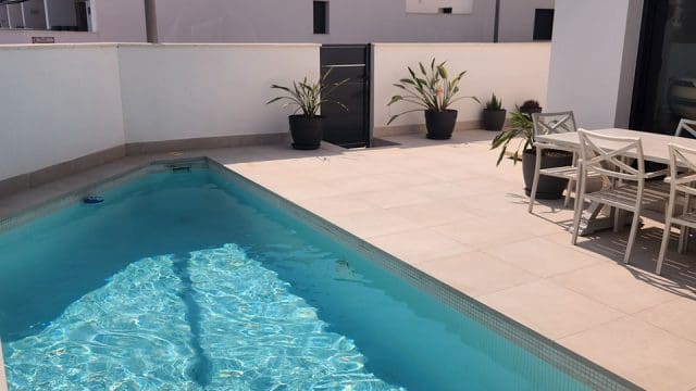 3 soveværelse Villa til salg i Daya Vieja med swimmingpool garage - € 399.000 (Ref: 9195319)