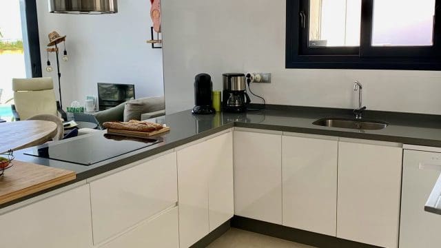 3 soveværelse Villa til salg i Daya Vieja med swimmingpool garage - € 399.000 (Ref: 9195319)