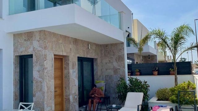 3 soveværelse Villa til salg i Daya Vieja med swimmingpool garage - € 399.000 (Ref: 9195319)