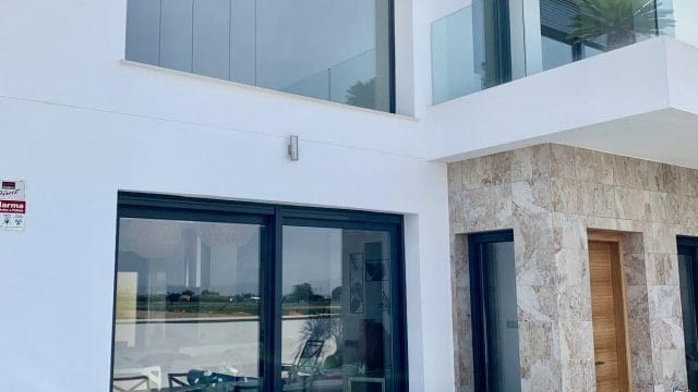 3 soveværelse Villa til salg i Daya Vieja med swimmingpool garage - € 399.000 (Ref: 9195319)