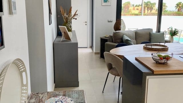 3 soveværelse Villa til salg i Daya Vieja med swimmingpool garage - € 399.000 (Ref: 9195319)