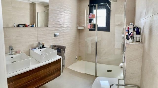 3 soveværelse Villa til salg i Daya Vieja med swimmingpool garage - € 399.000 (Ref: 9195319)