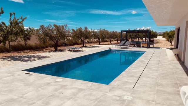 Villa til salg i Macisvenda, Abanilla med swimmingpool garage - € 245.950 (Ref: 9308136)