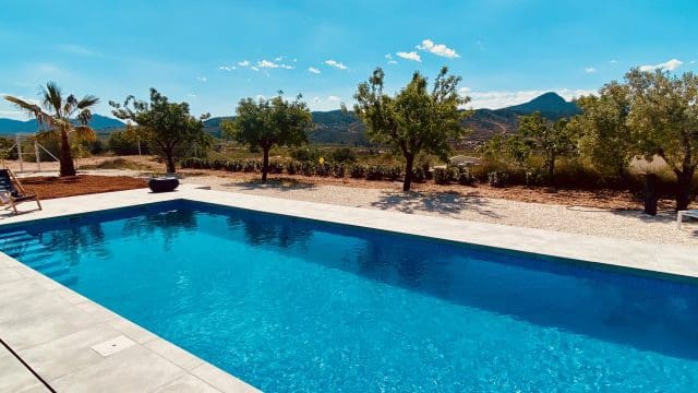 Villa til salg i Macisvenda med swimmingpool garage - € 245.950 (Ref: 9308136)