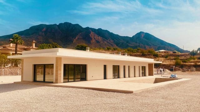 Villa/Maison à vendre à Macisvenda avec piscine garage - 384 950 € (Ref: 9308136)