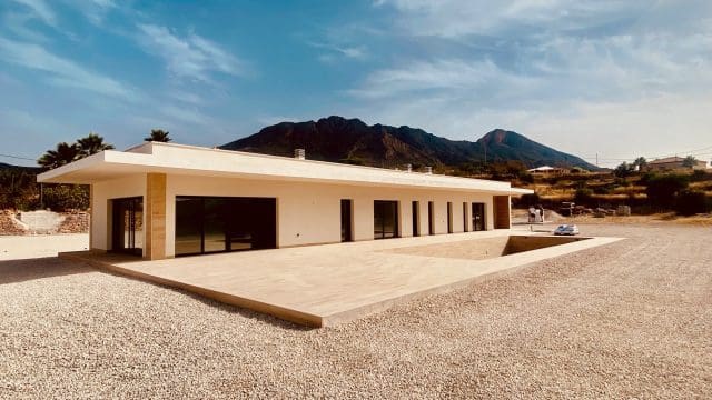 Villa te koop in Macisvenda, Abanilla met zwembad garage - € 384.950 (Ref: 9308136)
