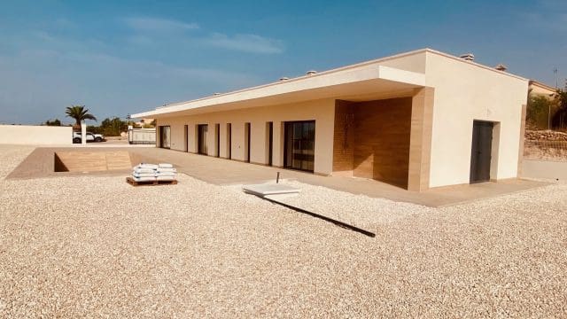 Villa te koop in Macisvenda, Abanilla met zwembad garage - € 384.950 (Ref: 9308136)