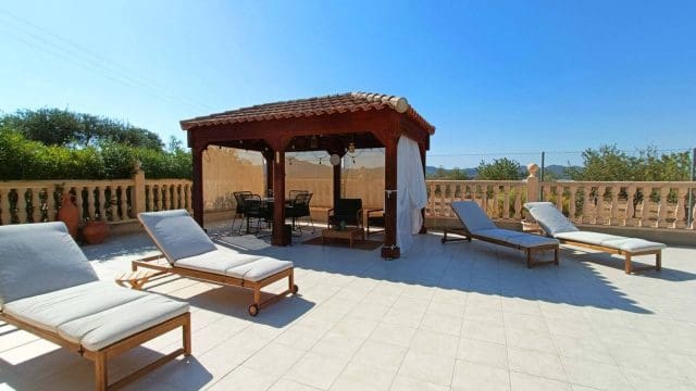 3 slaapkamer Villa te koop in Macisvenda met zwembad garage - € 295.000 (Ref: 9371484)