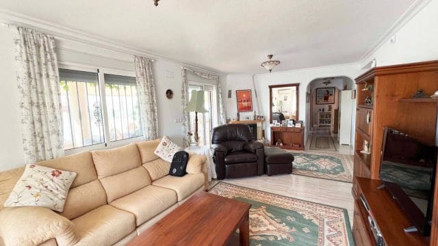 3 slaapkamer Villa te koop in Macisvenda met zwembad garage - € 295.000 (Ref: 9371484)