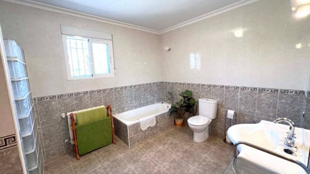 3 slaapkamer Villa te koop in Macisvenda met zwembad garage - € 295.000 (Ref: 9371484)