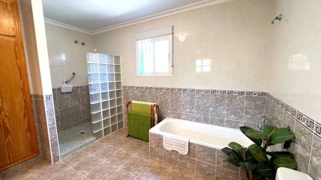 3 slaapkamer Villa te koop in Macisvenda met zwembad garage - € 295.000 (Ref: 9371484)