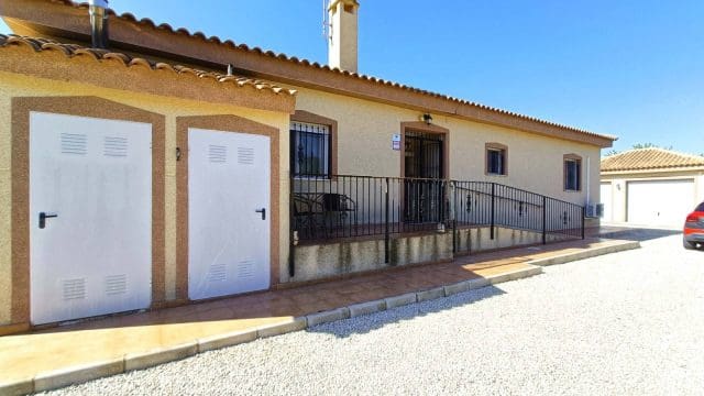 3 slaapkamer Villa te koop in Macisvenda met zwembad garage - € 295.000 (Ref: 9371484)