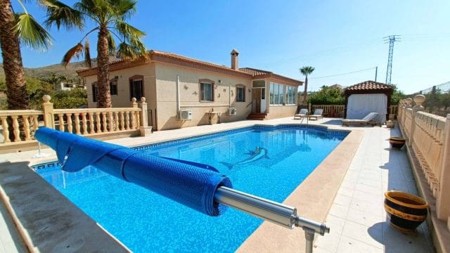 3 slaapkamer Villa te koop in Macisvenda met zwembad garage - € 295.000 (Ref: 9371484)