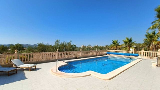 3 slaapkamer Villa te koop in Macisvenda met zwembad garage - € 295.000 (Ref: 9371484)