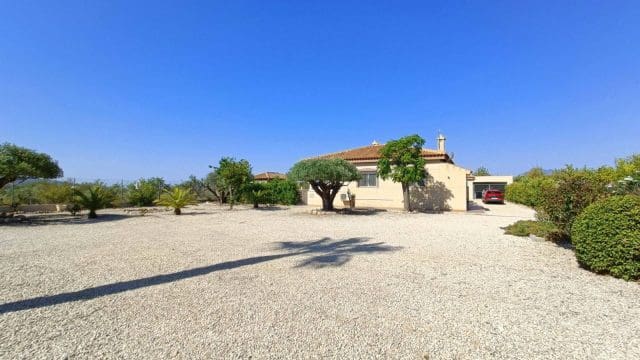 3 slaapkamer Villa te koop in Macisvenda met zwembad garage - € 295.000 (Ref: 9371484)