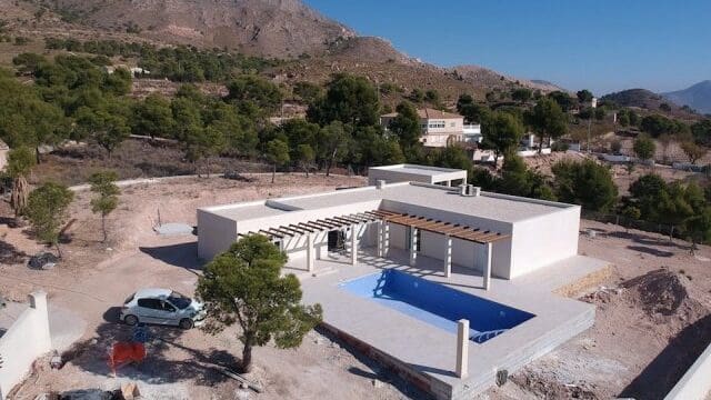 3 slaapkamer Villa te koop in Macisvenda met zwembad garage - € 284.950 (Ref: 9389855)