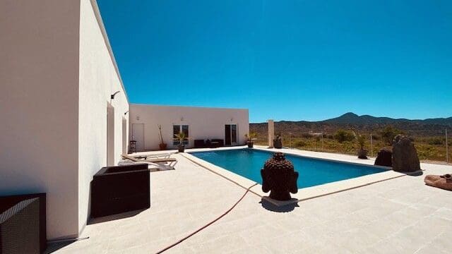 3 slaapkamer Villa te koop in Macisvenda met zwembad garage - € 284.950 (Ref: 9389855)