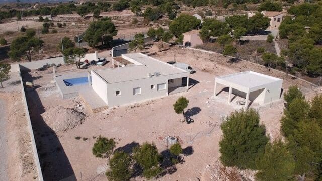 3 slaapkamer Villa te koop in Macisvenda met zwembad garage - € 284.950 (Ref: 9389855)