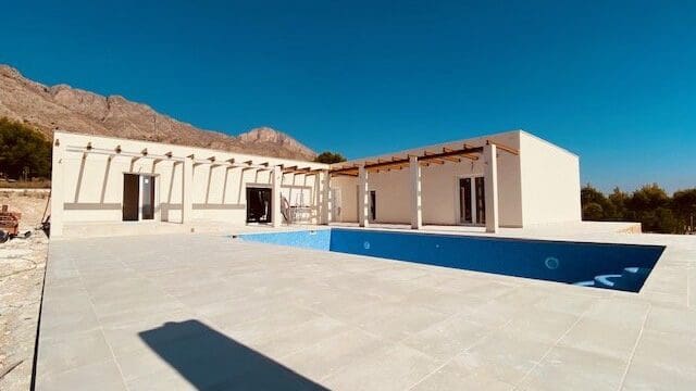 3 slaapkamer Villa te koop in Macisvenda met zwembad garage - € 284.950 (Ref: 9389855)