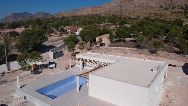 3 slaapkamer Villa te koop in Macisvenda met zwembad garage - € 284.950 (Ref: 9389855)