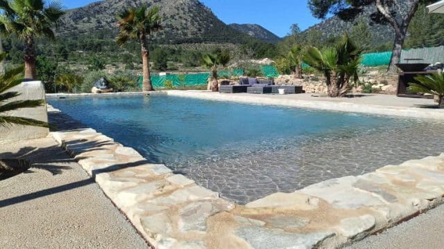 4 slaapkamer Finca/Landhuis te koop in La Romana met zwembad garage - € 339.000 (Ref: 9426199)