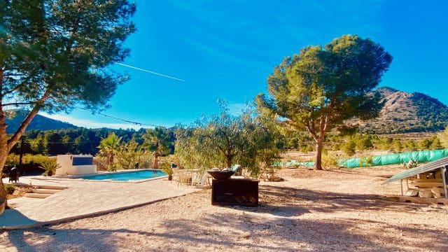 4 slaapkamer Finca/Landhuis te koop in La Romana met zwembad garage - € 339.000 (Ref: 9426199)