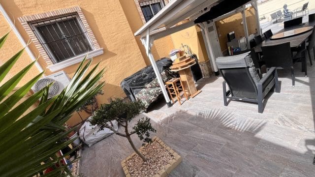 3 slaapkamer Villa te koop in Ciudad Quesada met zwembad garage - € 279.000 (Ref: 9444011)