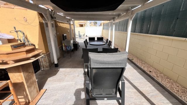 3 slaapkamer Villa te koop in Ciudad Quesada met zwembad garage - € 279.000 (Ref: 9444011)