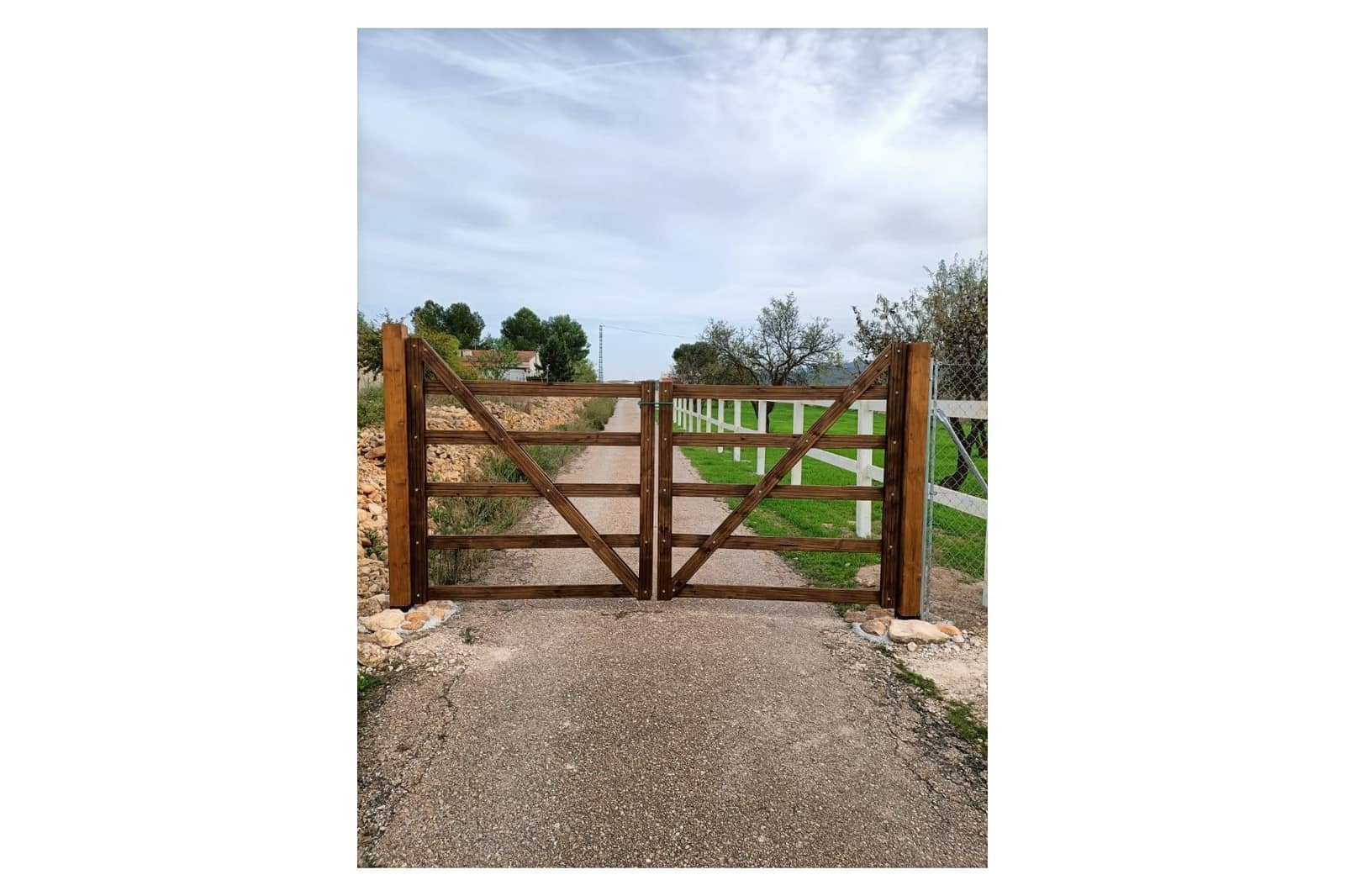 3 soverom Finca/Herregård til salgs i Monovar / Monover med svømmebasseng garasje - € 200 000 (Ref: 9444530)