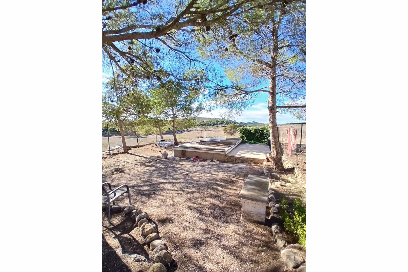 6 bedroom Finca/Country House for sale in Caudete with garage - € 199,000 (Ref: 9487961)