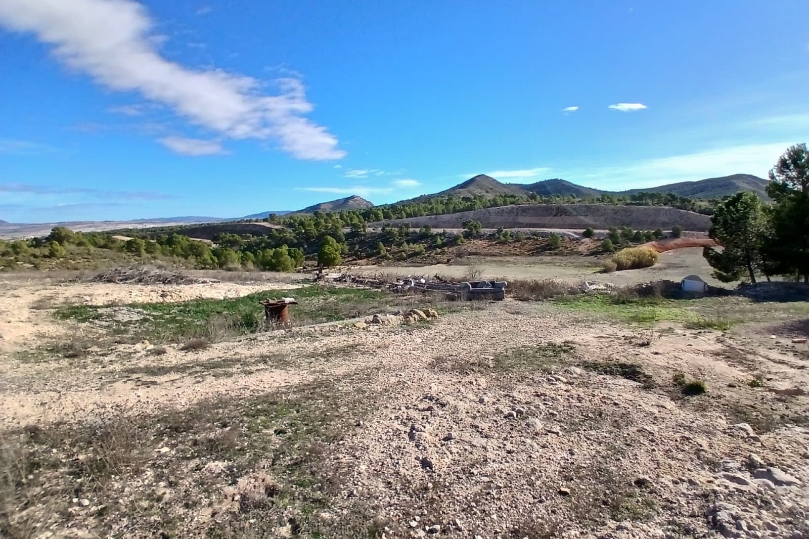 6 bedroom Finca/Country House for sale in Caudete with garage - € 199,000 (Ref: 9487961)