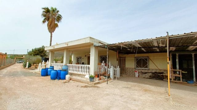 4 makuuhuone Maalaistalo myytävänä paikassa Hondon de los Frailes mukana 
autotalli - 180 000 € (Ref: 9581228)