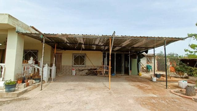 4 makuuhuone Maalaistalo myytävänä paikassa Hondon de los Frailes mukana 
autotalli - 180 000 € (Ref: 9581228)