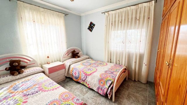 4 sypialnia Willa na sprzedaż w La Romana z basenem garażem - 320 000 € (Ref: 9581348)