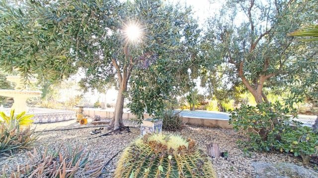 4 sypialnia Willa na sprzedaż w La Romana z basenem garażem - 320 000 € (Ref: 9581348)