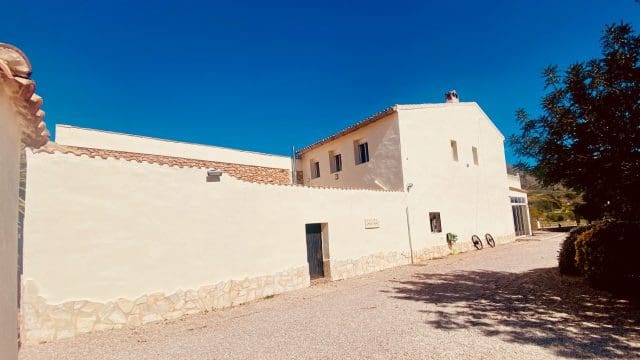 5 bedroom Finca/Country House for sale in El Canton with pool garage - € 475,000 (Ref: 9729768)