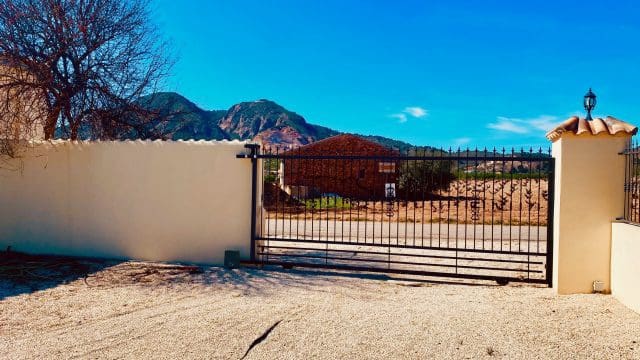 5 bedroom Finca/Country House for sale in El Canton with pool garage - € 475,000 (Ref: 9729768)