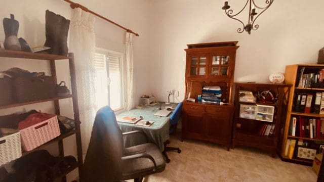 5 bedroom Finca/Country House for sale in El Canton with pool garage - € 475,000 (Ref: 9729768)