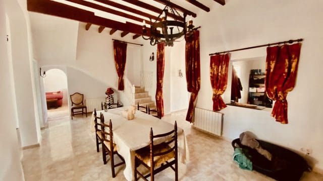 5 bedroom Finca/Country House for sale in El Canton with pool garage - € 475,000 (Ref: 9729768)