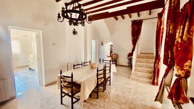 5 bedroom Finca/Country House for sale in El Canton with pool garage - € 475,000 (Ref: 9729768)