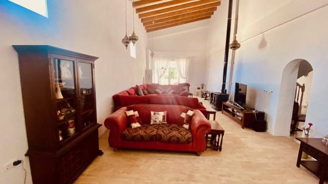 5 bedroom Finca/Country House for sale in El Canton with pool garage - € 475,000 (Ref: 9729768)