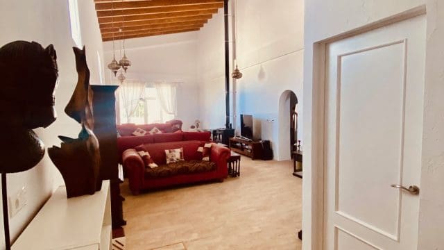 5 bedroom Finca/Country House for sale in El Canton with pool garage - € 475,000 (Ref: 9729768)