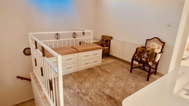 5 bedroom Finca/Country House for sale in El Canton with pool garage - € 475,000 (Ref: 9729768)