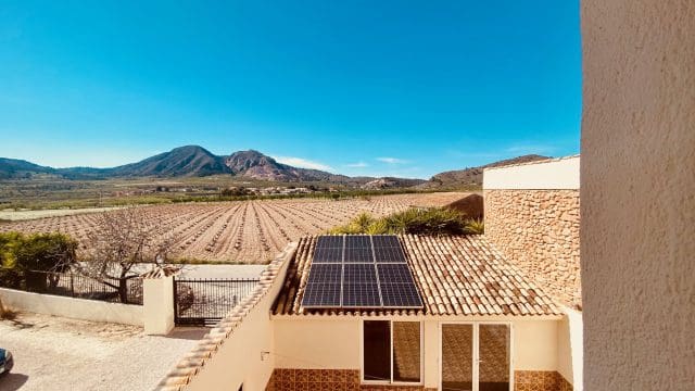 5 bedroom Finca/Country House for sale in El Canton with pool garage - € 475,000 (Ref: 9729768)