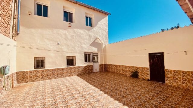 5 bedroom Finca/Country House for sale in El Canton with pool garage - € 475,000 (Ref: 9729768)