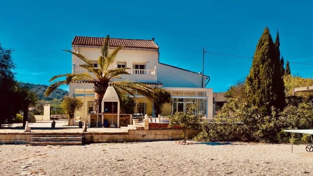 5 bedroom Finca/Country House for sale in El Canton with pool garage - € 475,000 (Ref: 9729768)