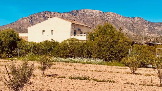 5 bedroom Finca/Country House for sale in El Canton with pool garage - € 475,000 (Ref: 9729768)