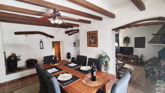 Finka/Dom wiejski na sprzedaż w La Romana z basenem garażem - 575 000 € (Ref: 9729769)