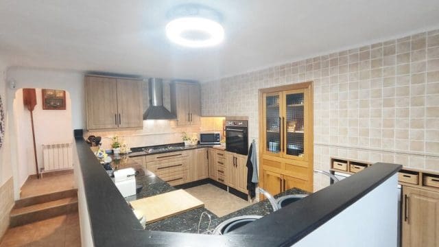 Finka/Dom wiejski na sprzedaż w La Romana z basenem garażem - 575 000 € (Ref: 9729769)